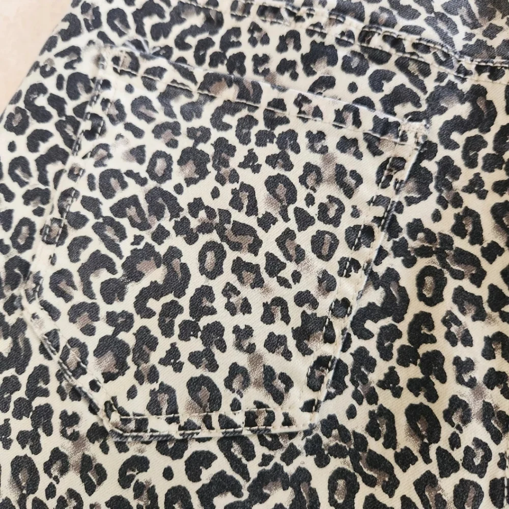 EASEL Womens Button Zip Distressed Leopard Animal Print BELL BOTTOMS Denim Jeans - Picture 7 of 10